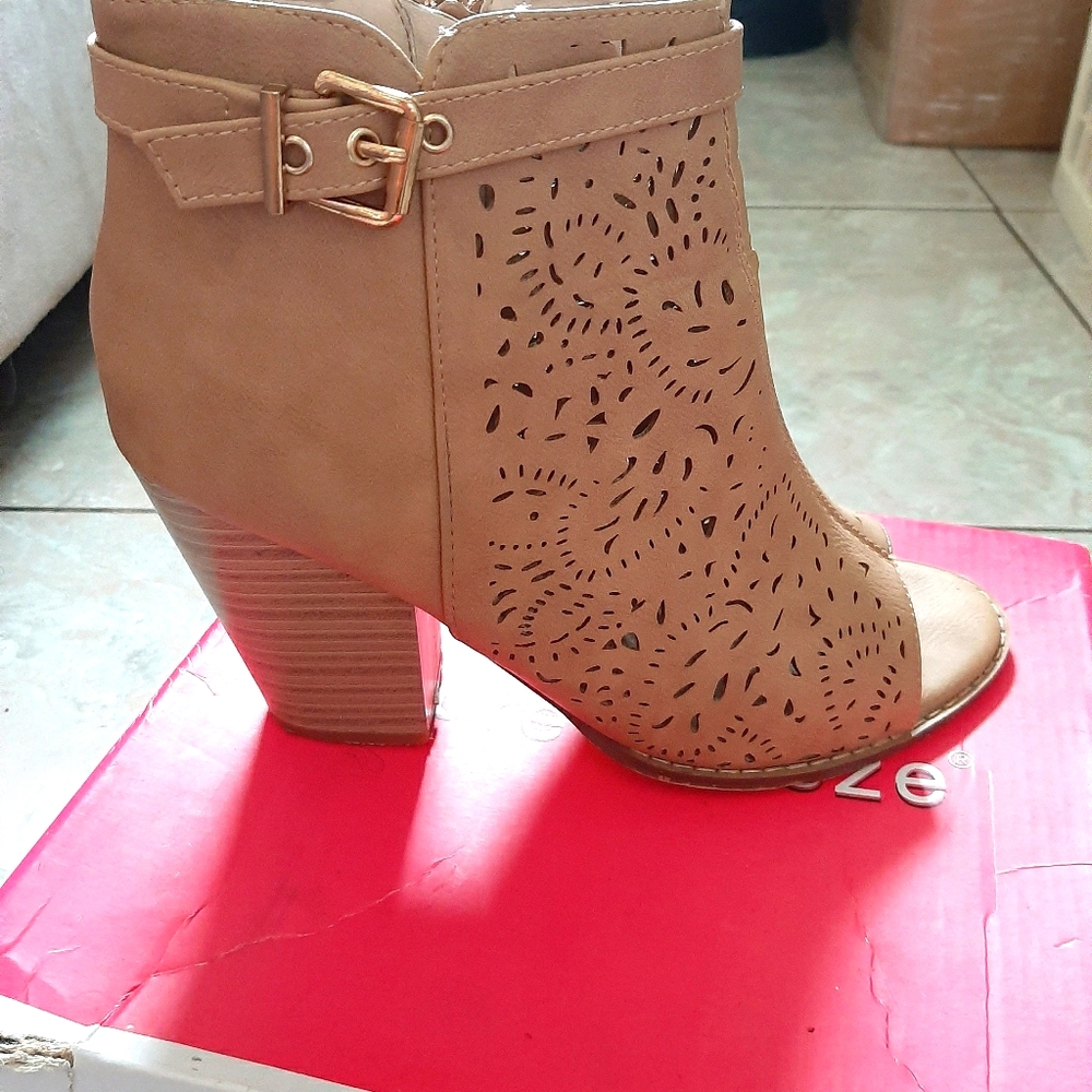 Shoe